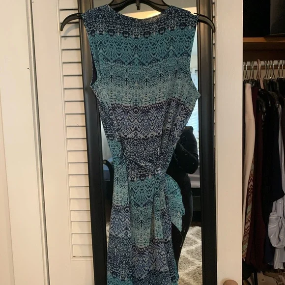 Small blue design dress - Picture 5 of 6